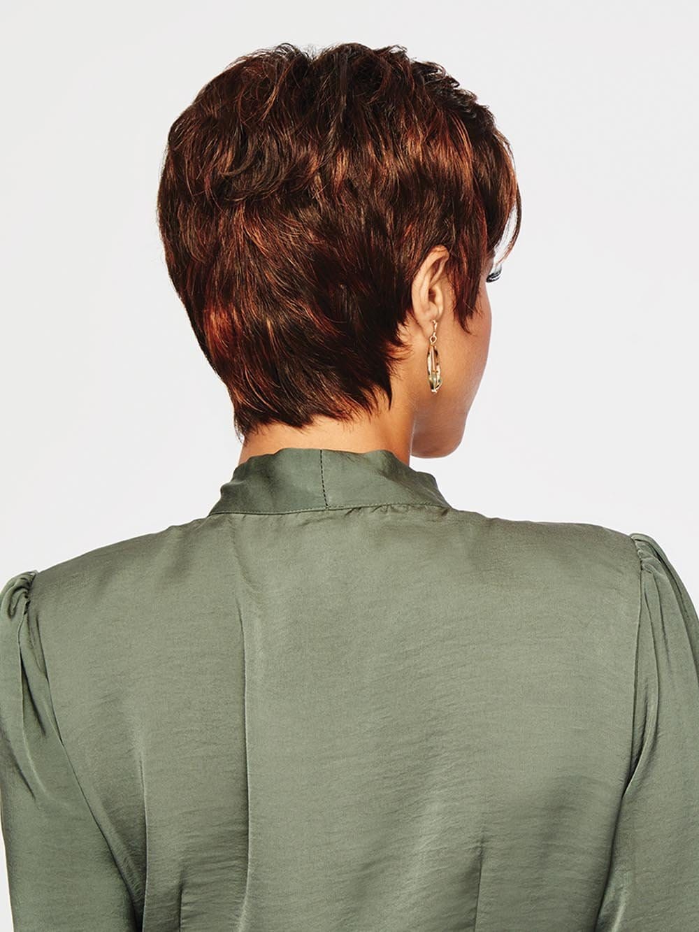 WINNER PETITE | Short wig , Tapered at the nape