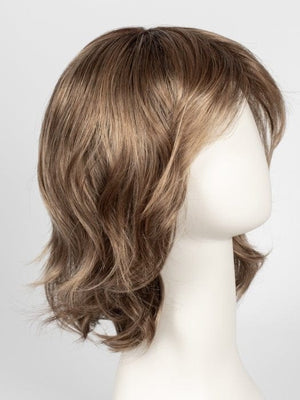 SS12/20 SHADED TOAST | Cool Brown with Subtle Warm Highlights and Dark Roots