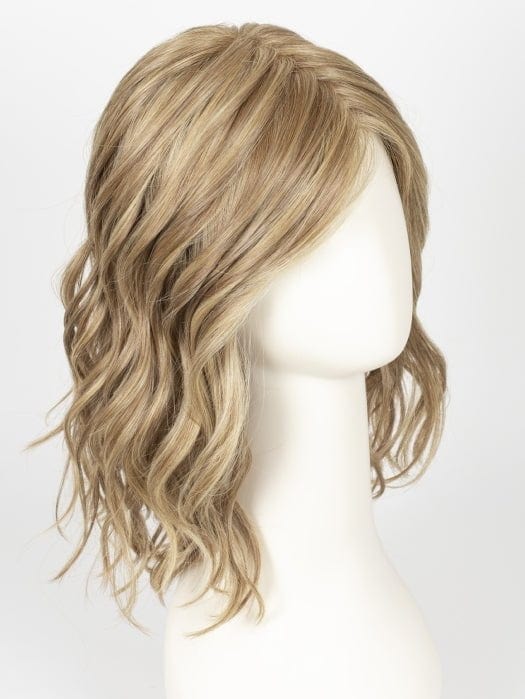 RL13/88 Golden Pecan | Neutral Medium Blonde With Pale Honey Blonde Highlights