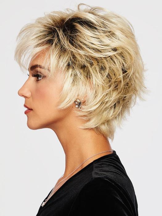 This “shake and go” style can be styled soft and layered out of the box, or messy and modern using the Shaping Cream