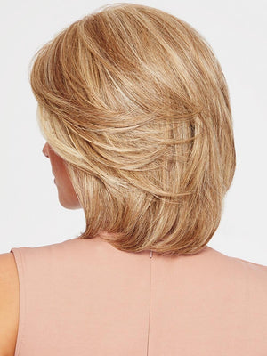 UPSTAGE LARGE by RAQUEL WELCH in RL16/88 PALE GOLDEN HONEY | Dark Natural Blonde Evenly Blended with Pale Golden Blonde