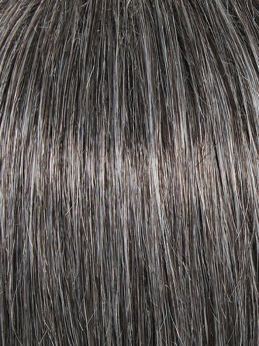 R511G GRADIENT CHARCOAL | Steel gray with subtle light gray highlights at the front gradually blended Into 30% Gray in the Nape Area