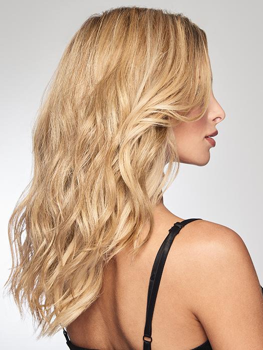 The heat-friendly synthetic True2Life fiber means you can style straight or with sexy beach waves.