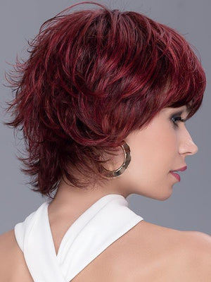 With the textured layers throughout and a silhouette, this trendy style is fresh and flattering from every angle